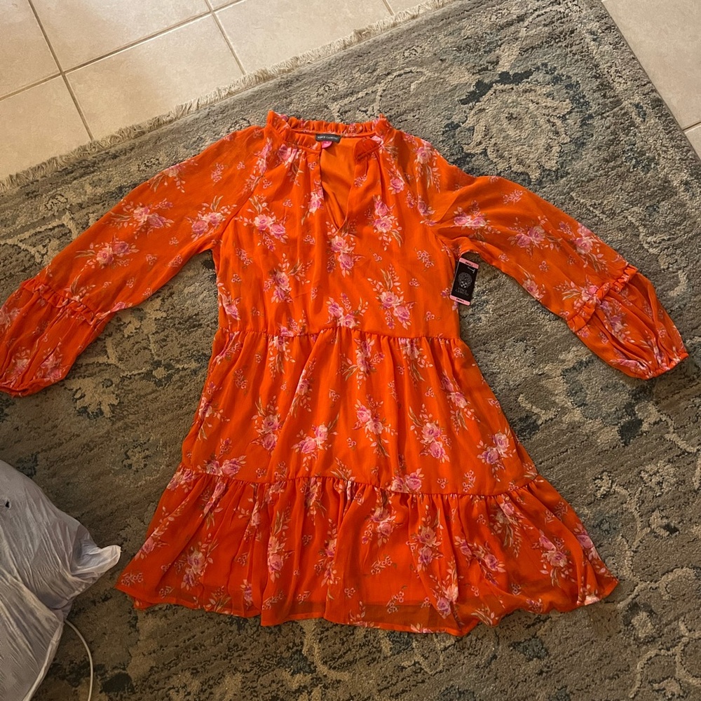 NWT Vince Camuto LS floral dress